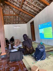 Warga Masyarakat Mengikuti Kegiatan STBM yang Diadakan oleh Puskesmas Tepus II